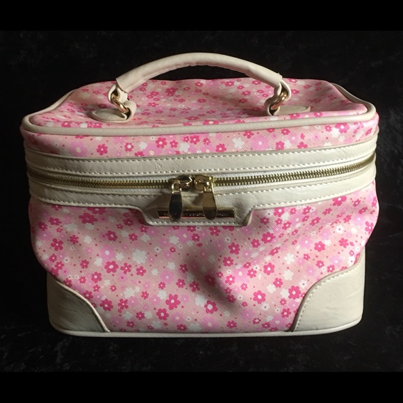 Pink floral travel make up/toiletry bag 🌸 - Picture 2 of 10
